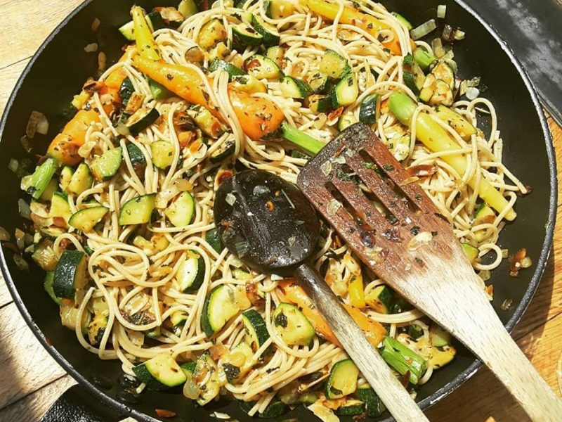 Recipe of zucchini and almond pasta